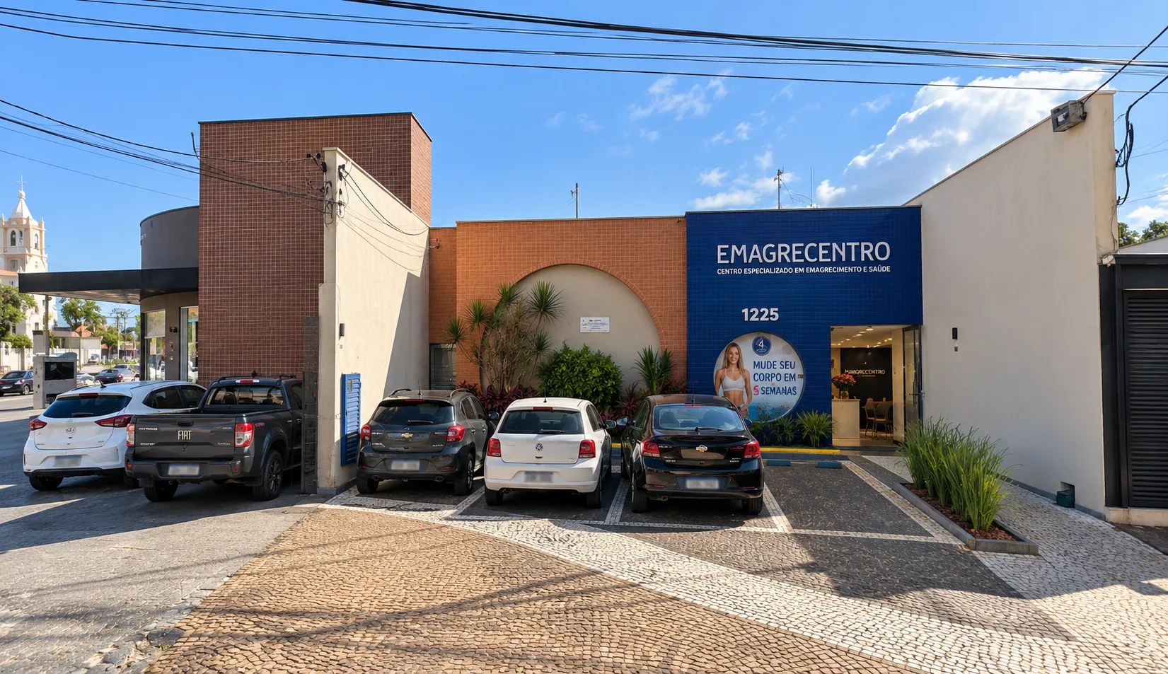 Fachada da unidade Emagrecentro Piracicaba, na Av. Independência, 1225 - Alto